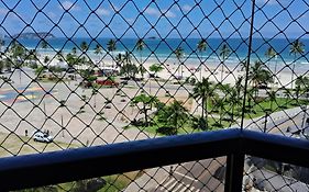 Jóia da Enseada, com serviços de praia, de frente para o mar, posição estratégica, 3 quartos, vista deslumbrante, TV smart, estacionamento